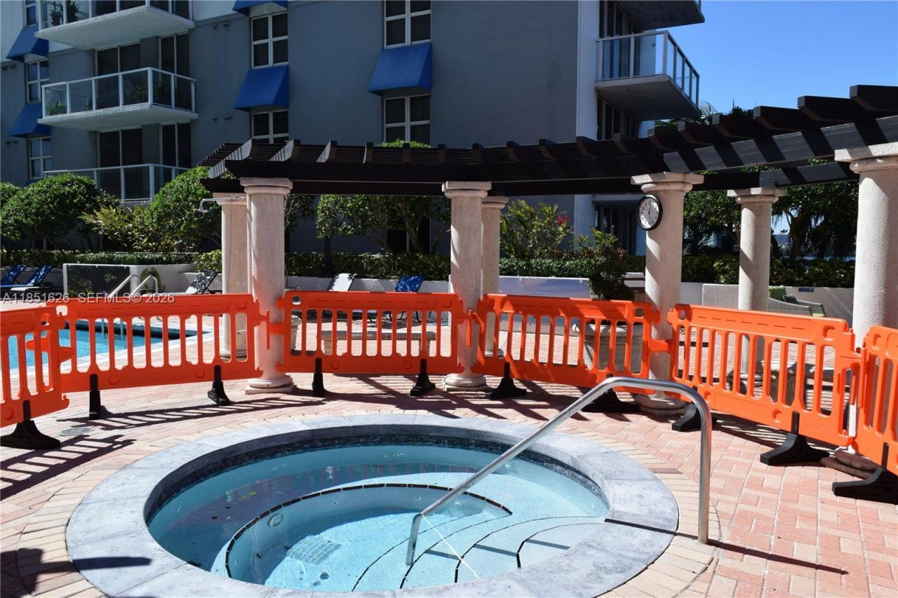 5091 NW 7th St, Unit 711, Miami, FL 33126 Photo