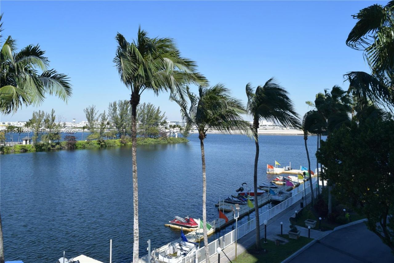 5091 NW 7th St, Unit 711, Miami, FL 33126 Photo