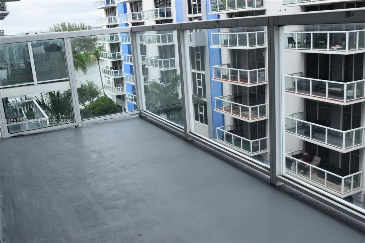 5091 NW 7th St, Unit 711, Miami, FL 33126 Photo