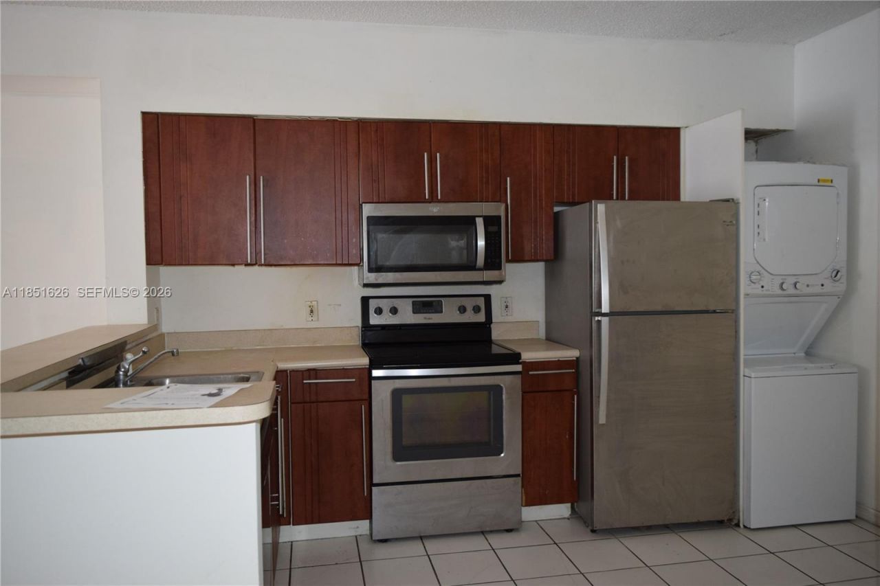 5091 NW 7th St, Unit 711, Miami, FL 33126 Photo