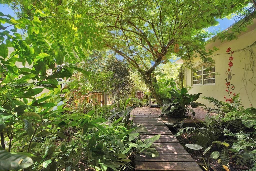 70 NE 152nd St, Miami, FL 33162 Photo