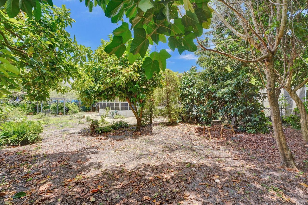 70 NE 152nd St, Miami, FL 33162 Photo