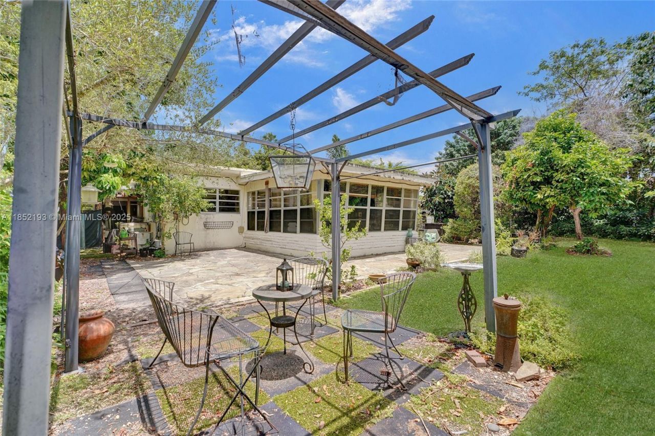 70 NE 152nd St, Miami, FL 33162 Photo