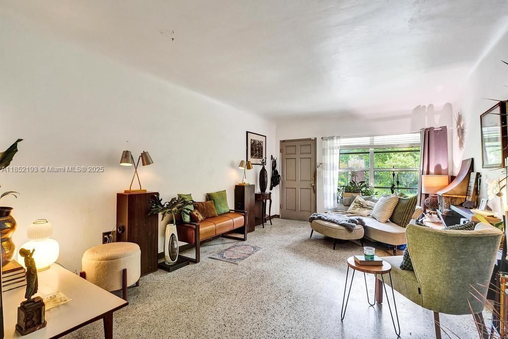 70 NE 152nd St, Miami, FL 33162 Photo