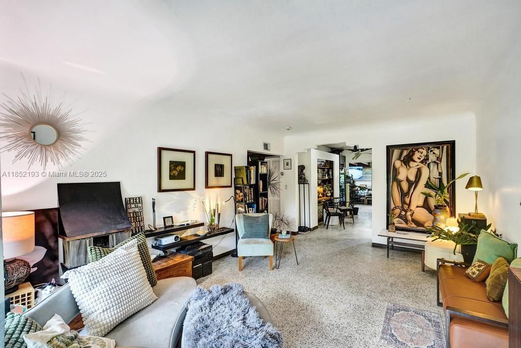 70 NE 152nd St, Miami, FL 33162 Photo