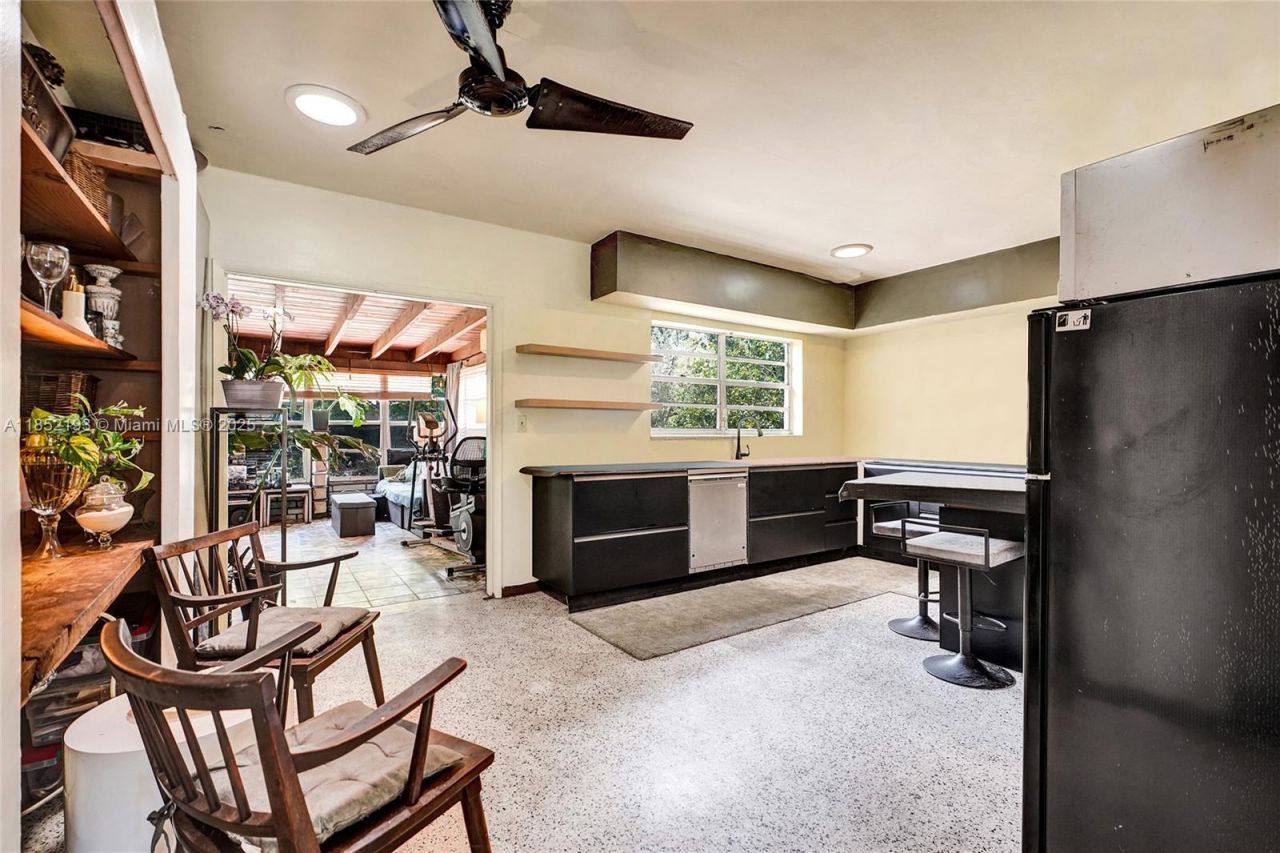 70 NE 152nd St, Miami, FL 33162 Photo