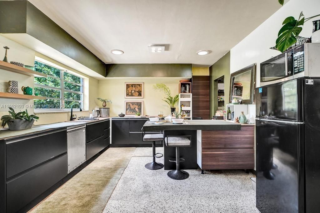 70 NE 152nd St, Miami, FL 33162 Photo