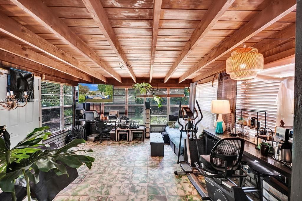 70 NE 152nd St, Miami, FL 33162 Photo