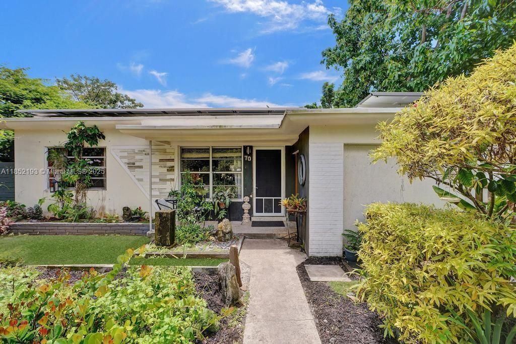 70 NE 152nd St, Miami, FL 33162 Photo
