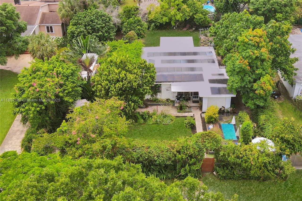 70 NE 152nd St, Miami, FL 33162 Photo