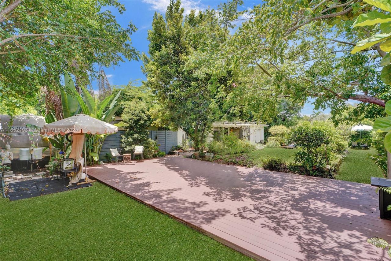 70 NE 152nd St, Miami, FL 33162 Photo