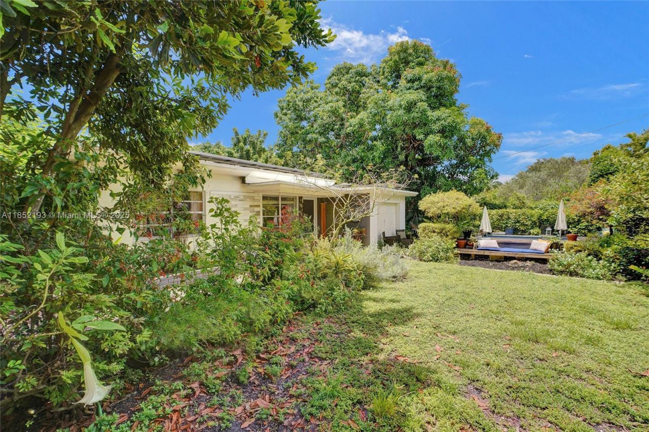 70 NE 152nd St, Miami, FL 33162 Photo