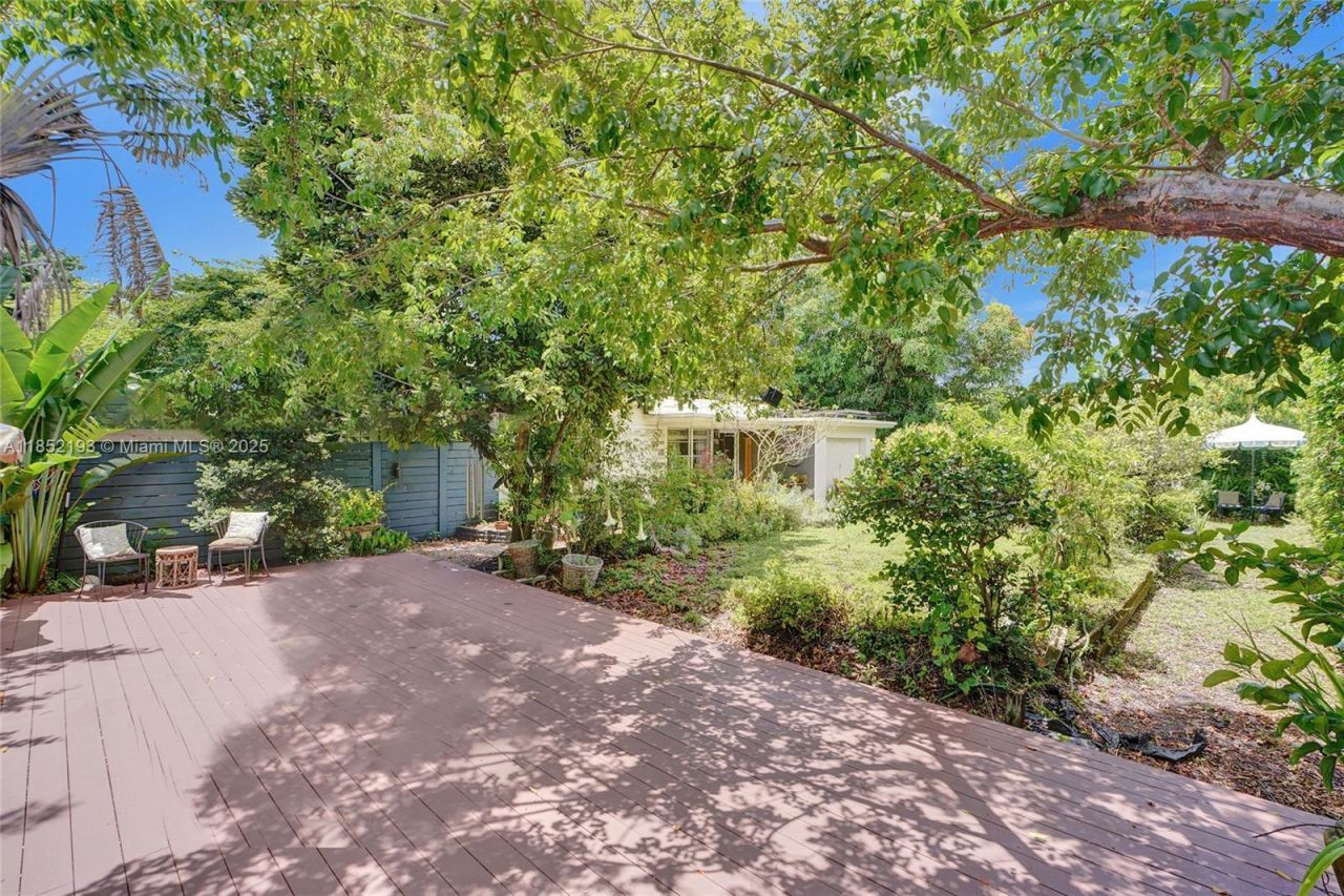 70 NE 152nd St, Miami, FL 33162 Photo