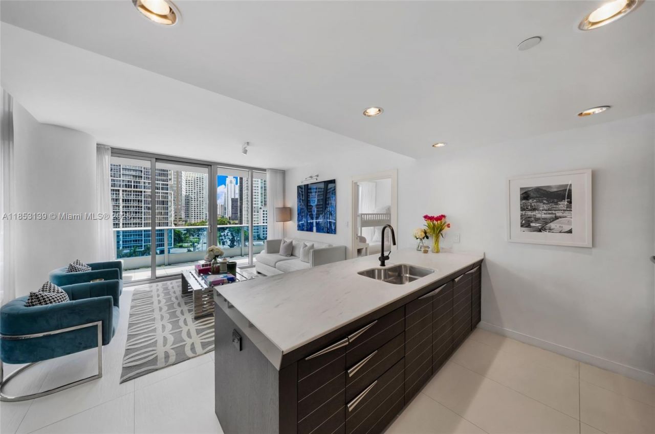 200 Biscayne Boulevard Way, Unit 904, Miami, FL 33131 Photo