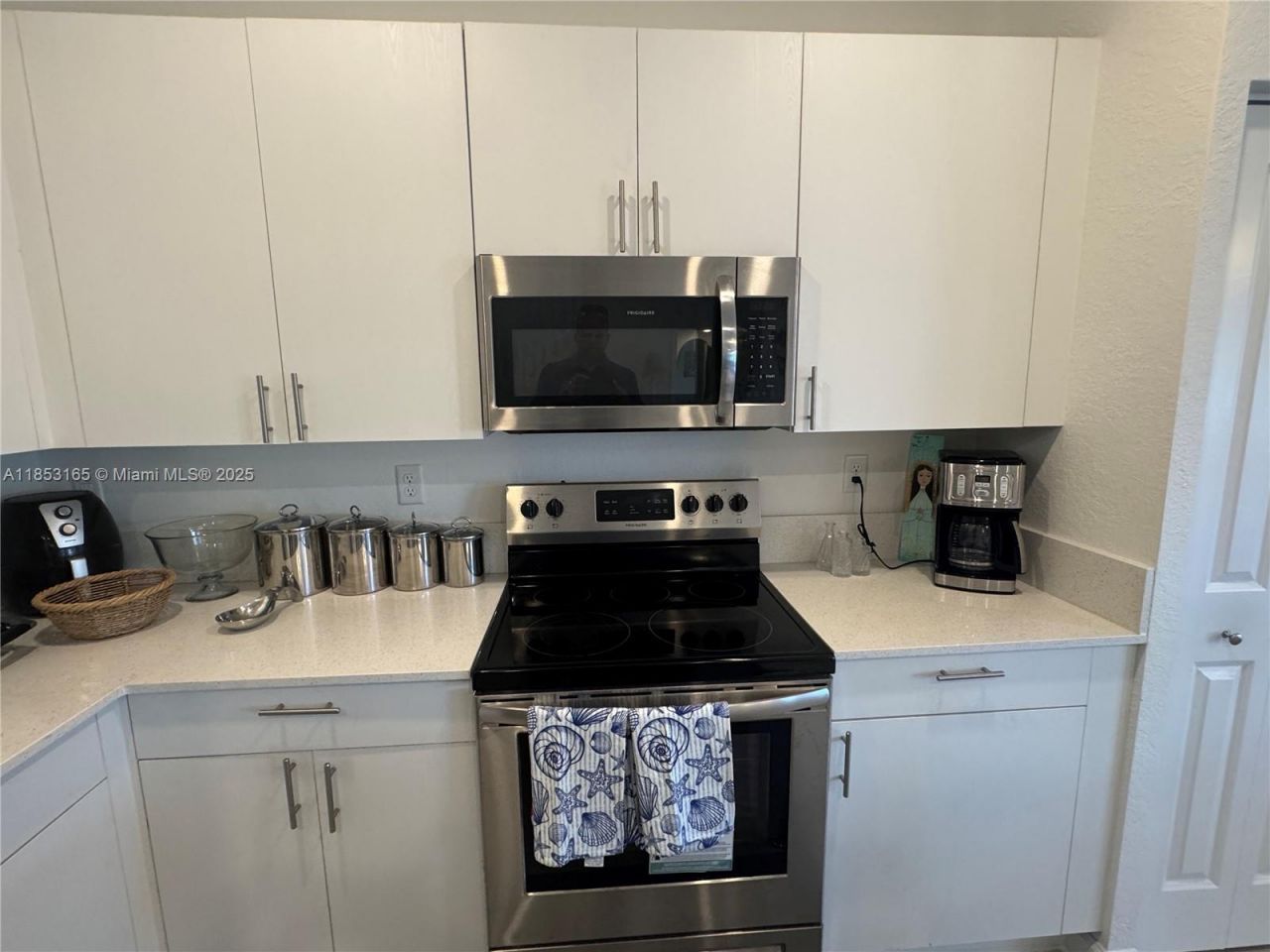 631 NW 204th St, Miami Gardens, FL 33169 Photo