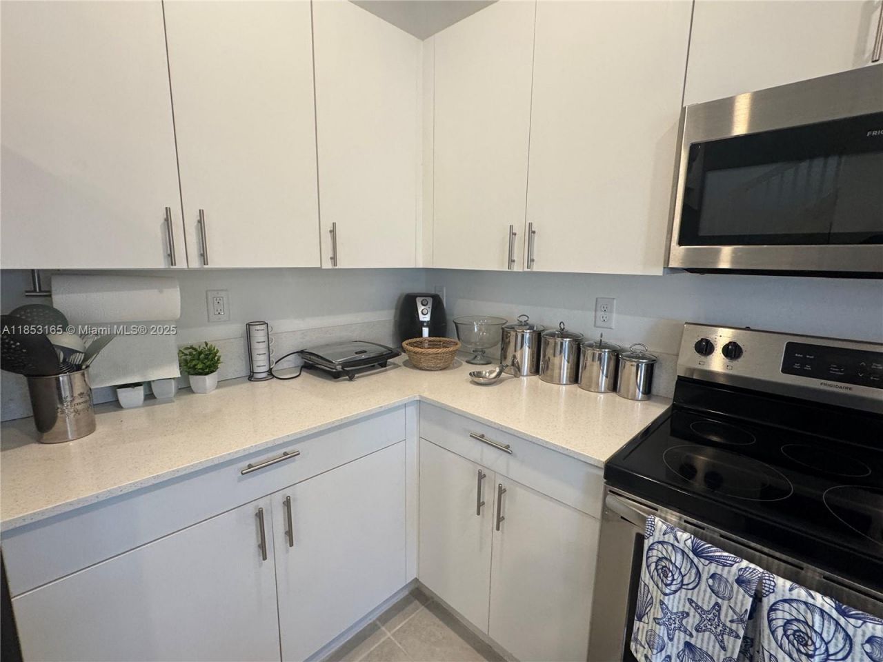 631 NW 204th St, Miami Gardens, FL 33169 Photo