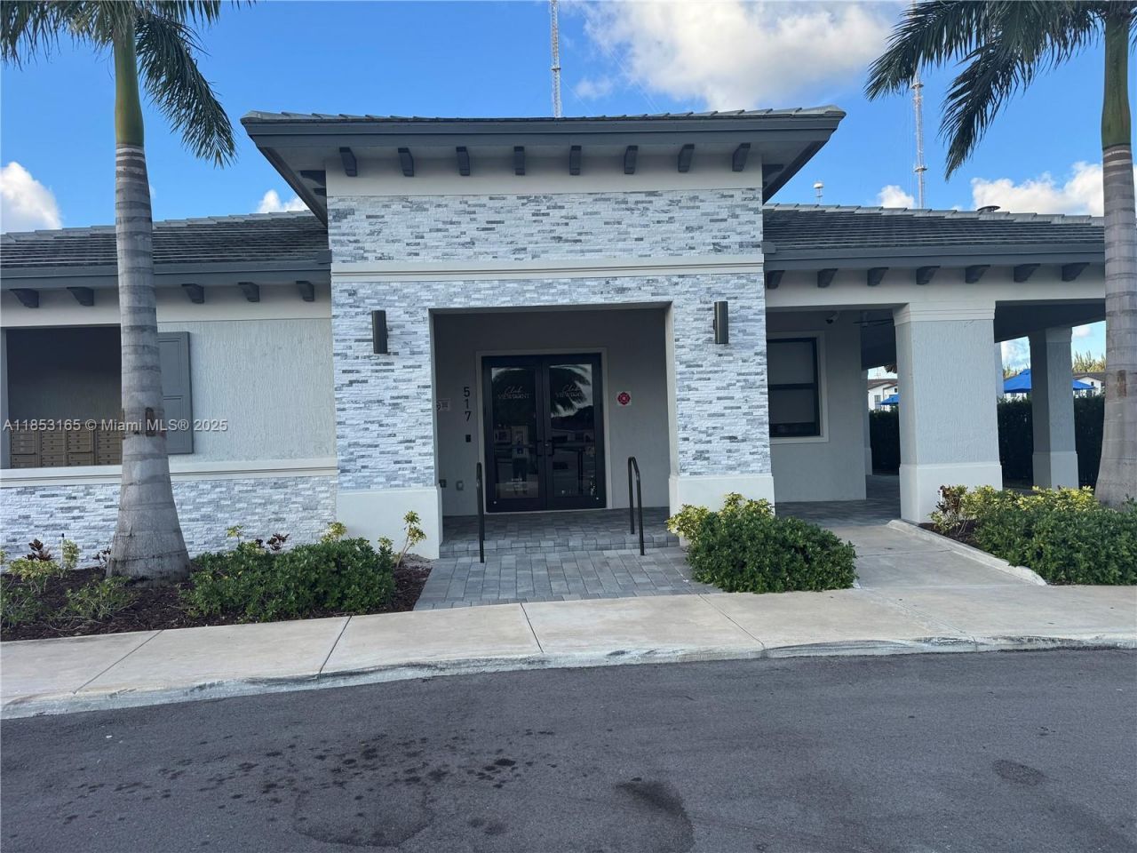 631 NW 204th St, Miami Gardens, FL 33169 Photo