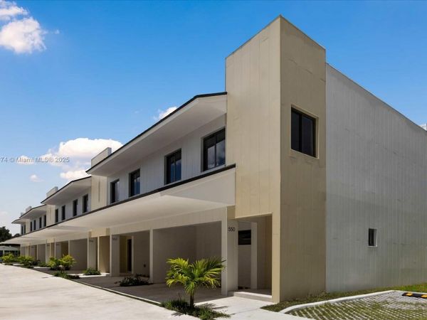 562 NW 7th St, Unit 1, Florida City, FL 33034