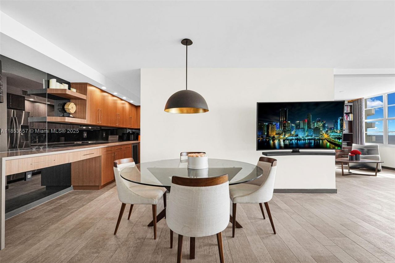 5151 Collins Ave, Unit 1519, Miami Beach, FL 33140 Photo