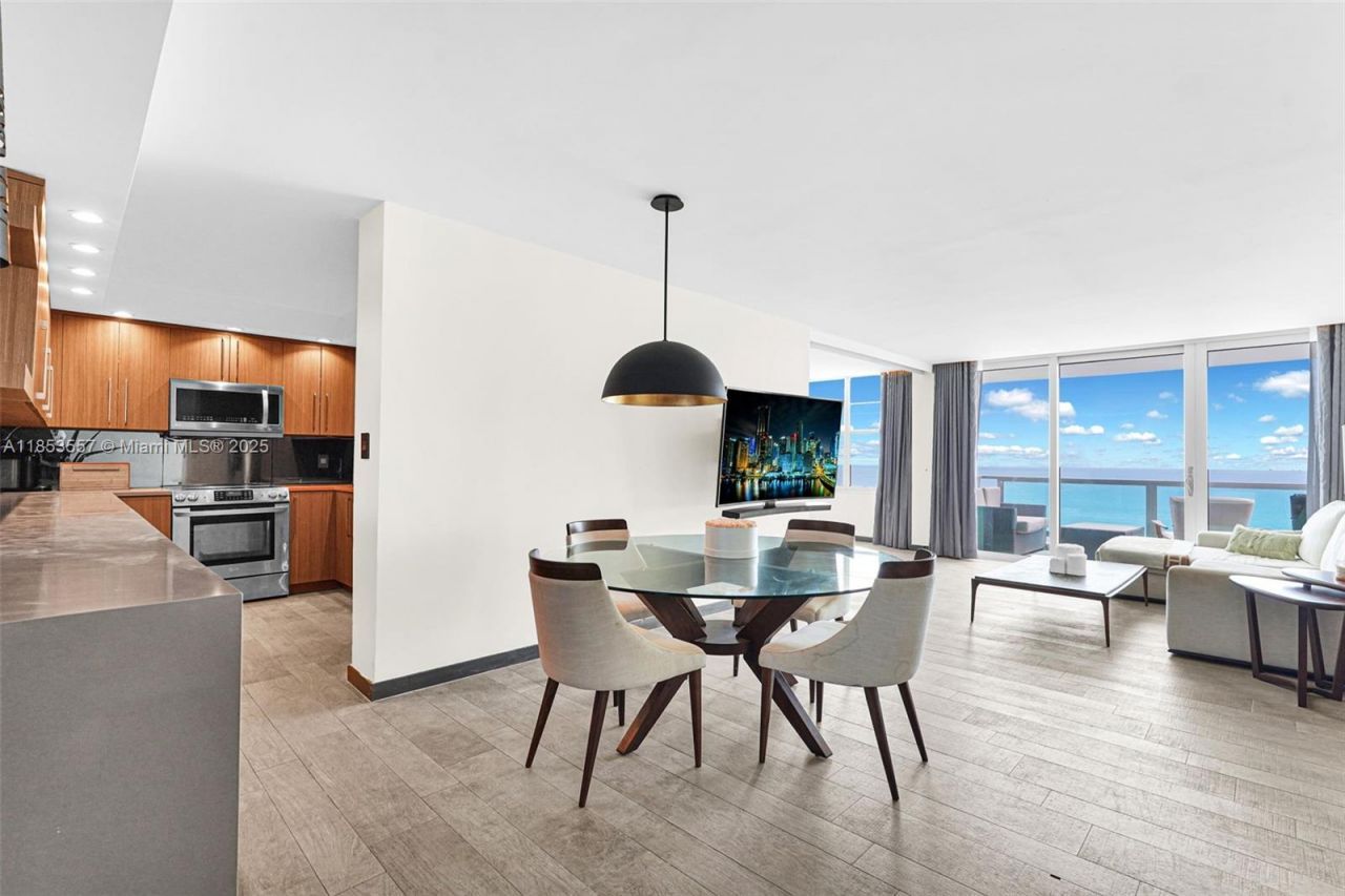5151 Collins Ave, Unit 1519, Miami Beach, FL 33140 Photo