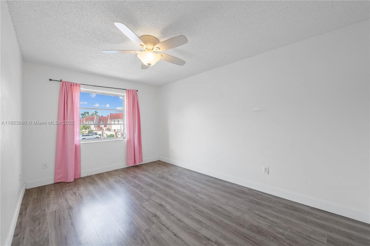 4088 Inverrary Dr, Unit 11F, Lauderhill, FL 33319 Photo