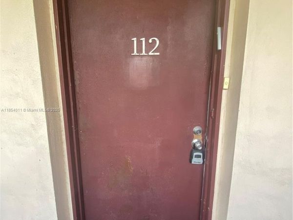 3301 N Country Club Dr, Unit 112, Aventura, FL 33180