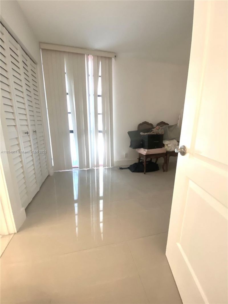 3301 N Country Club Dr, Unit 112, Aventura, FL 33180 Photo