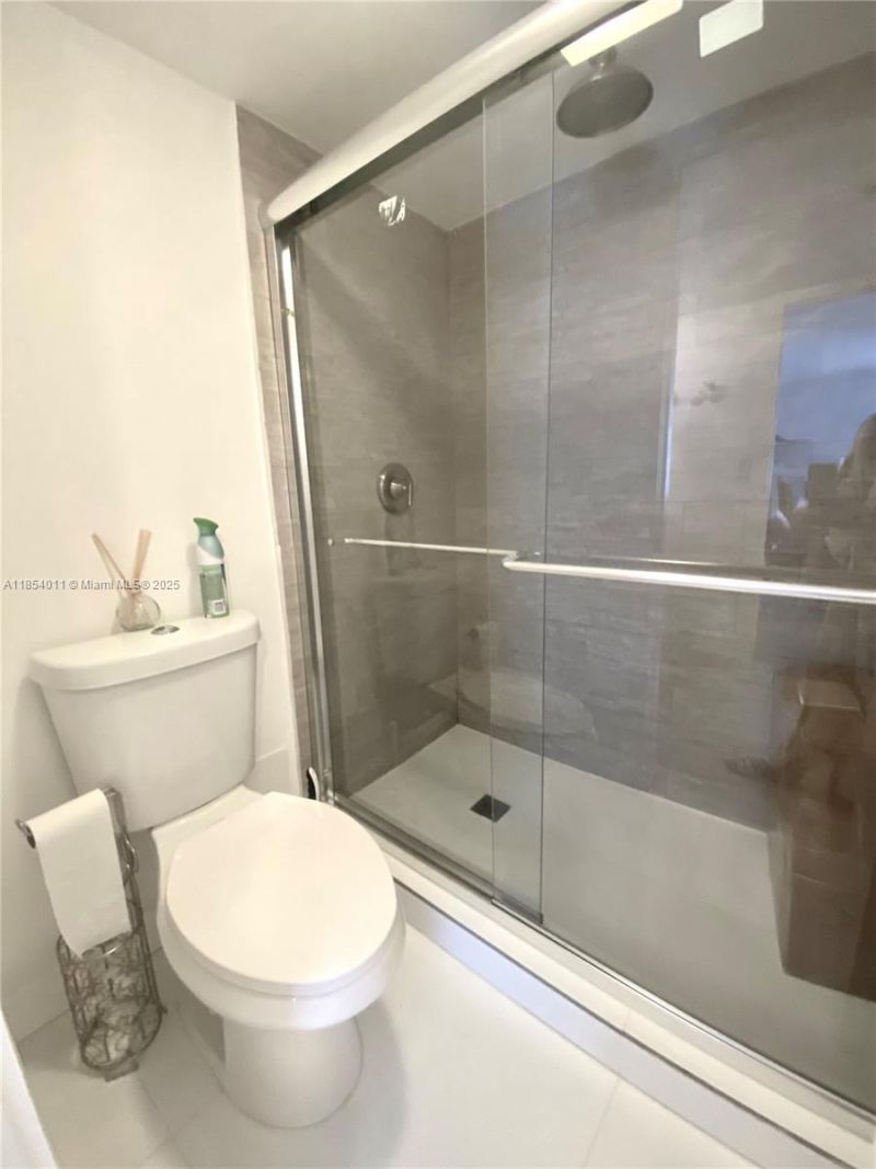 3301 N Country Club Dr, Unit 112, Aventura, FL 33180 Photo