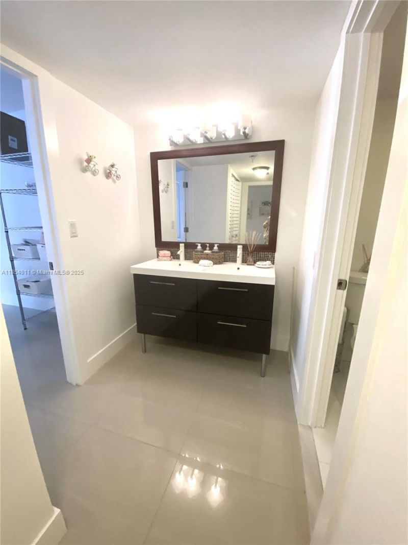 3301 N Country Club Dr, Unit 112, Aventura, FL 33180 Photo