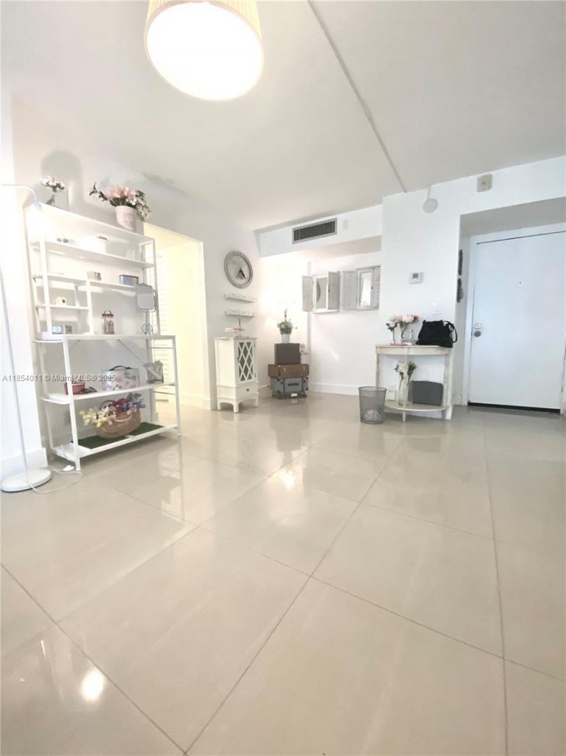 3301 N Country Club Dr, Unit 112, Aventura, FL 33180 Photo