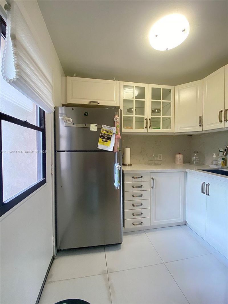 3301 N Country Club Dr, Unit 112, Aventura, FL 33180 Photo