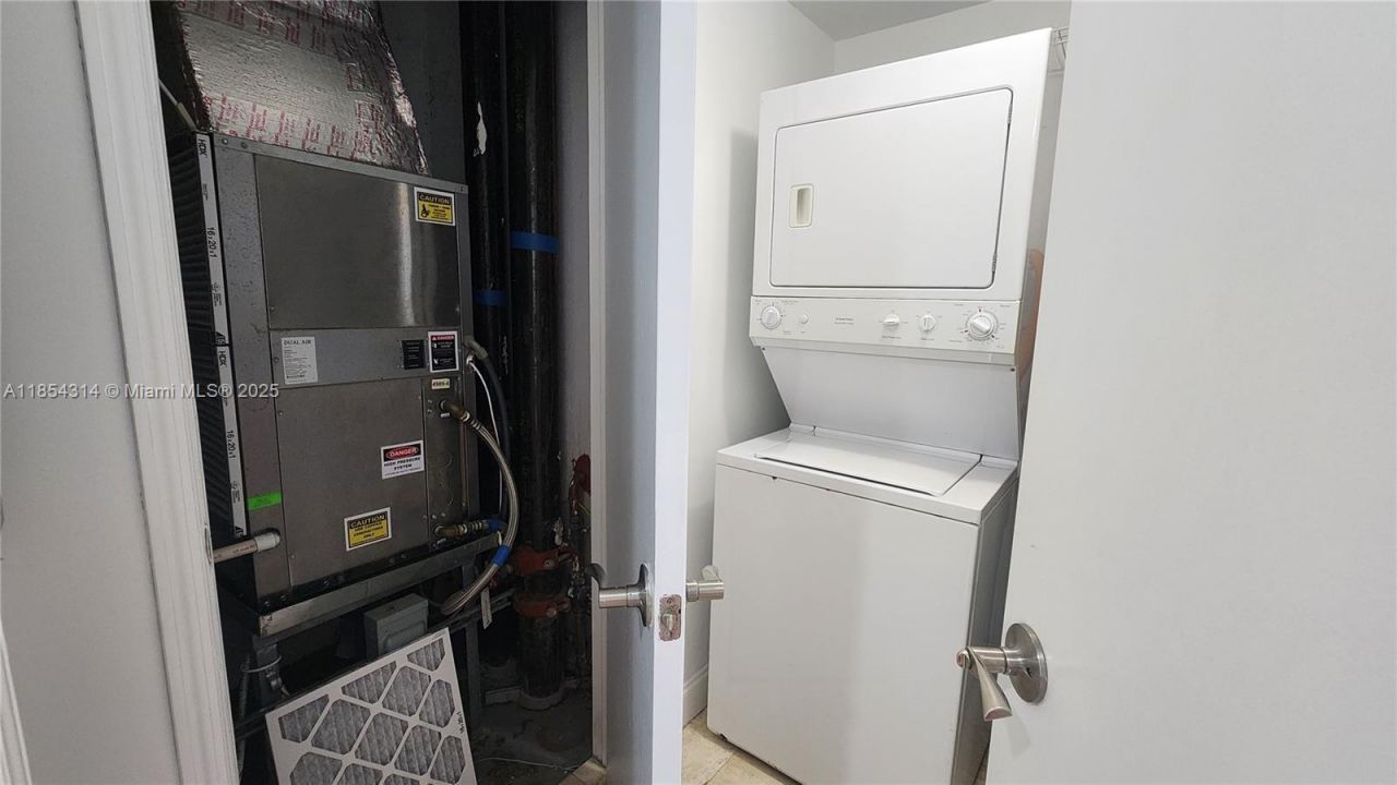 15051 Royal Oaks Ln, Unit 1605, North Miami, FL 33181 Photo