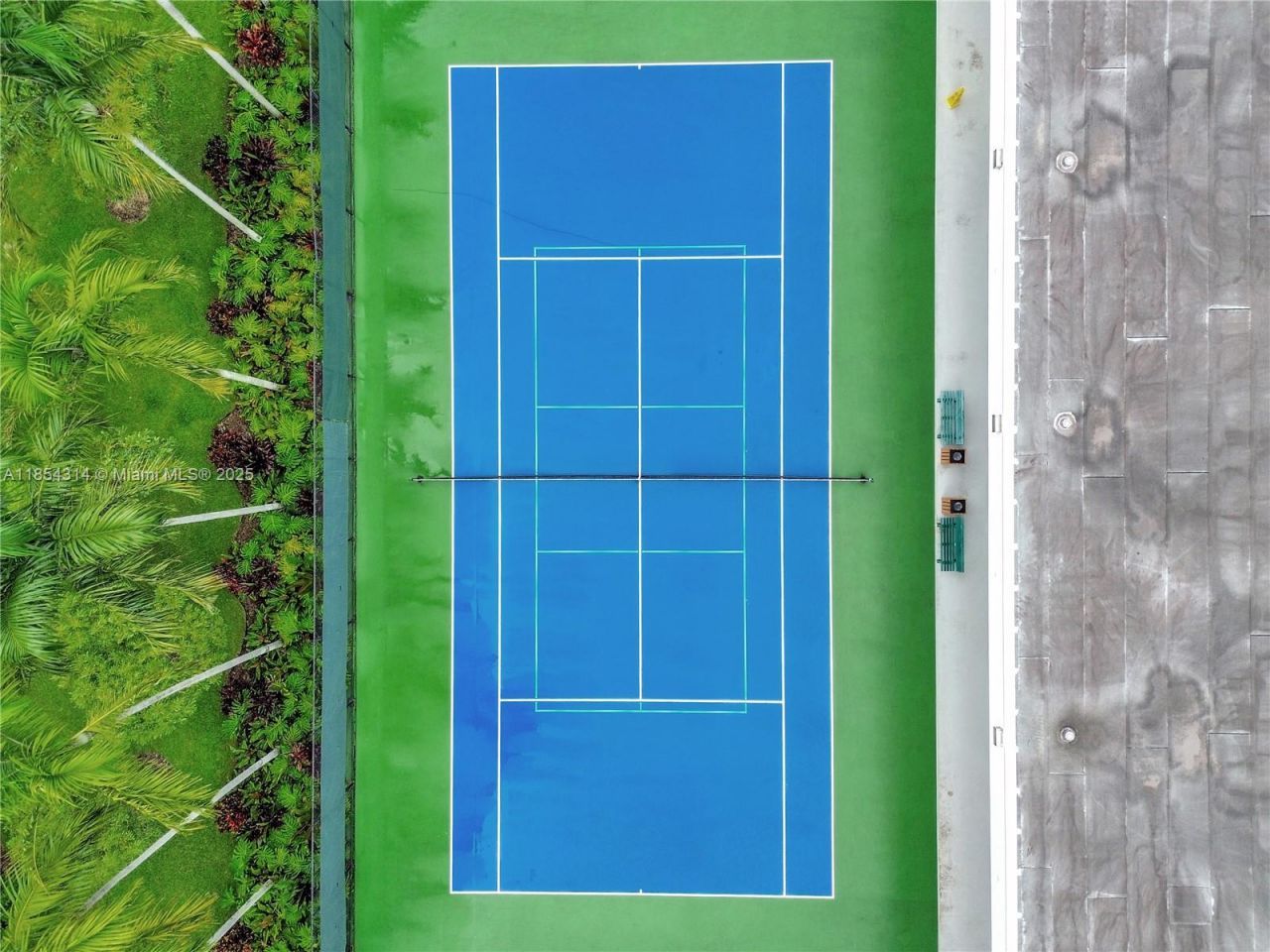 15051 Royal Oaks Ln, Unit 1605, North Miami, FL 33181 Photo