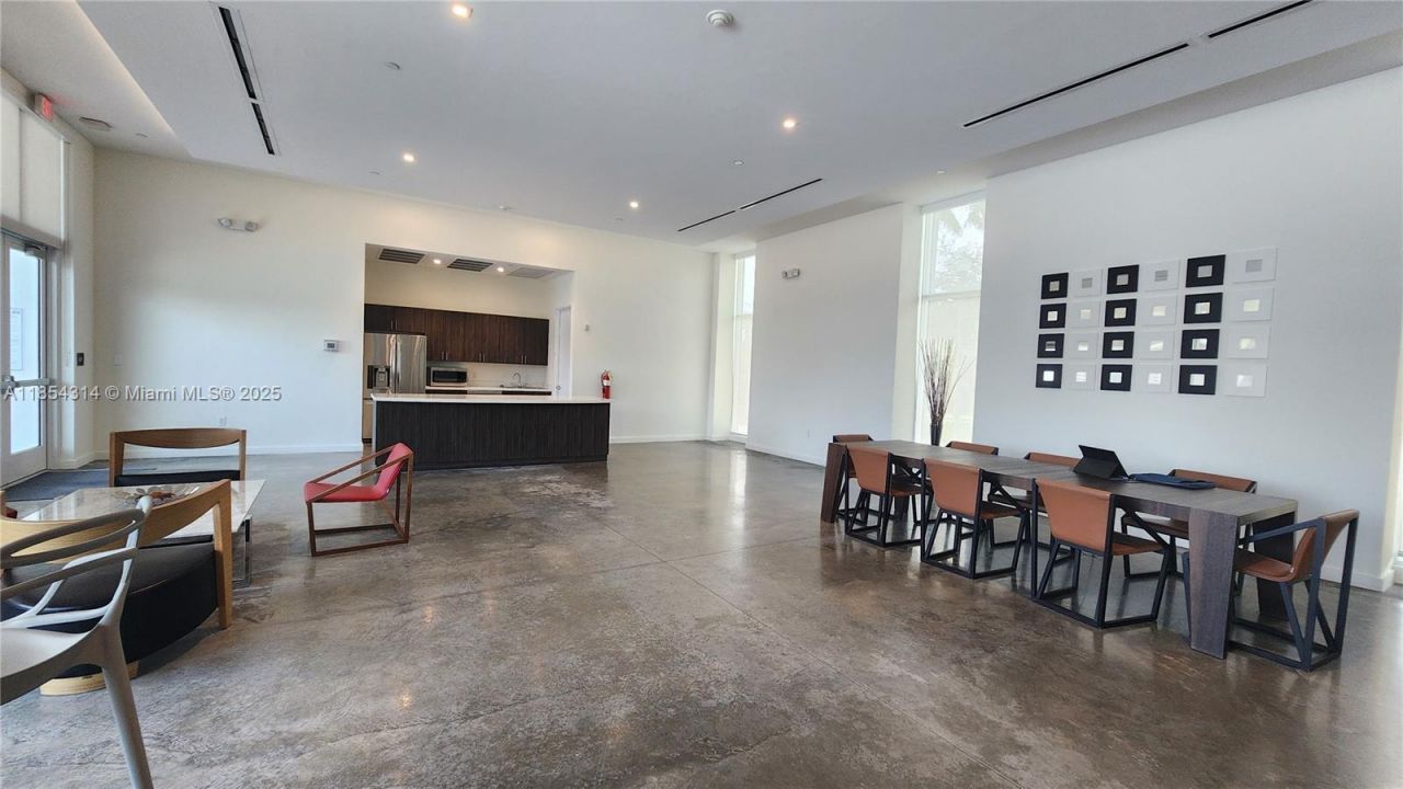 15051 Royal Oaks Ln, Unit 1605, North Miami, FL 33181 Photo