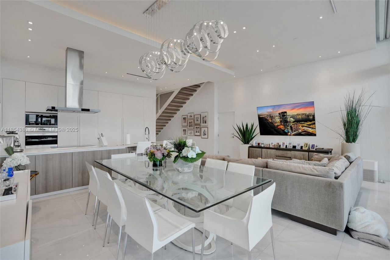 3750 Yacht Club Dr, Unit TH2, Aventura, FL 33180 Photo