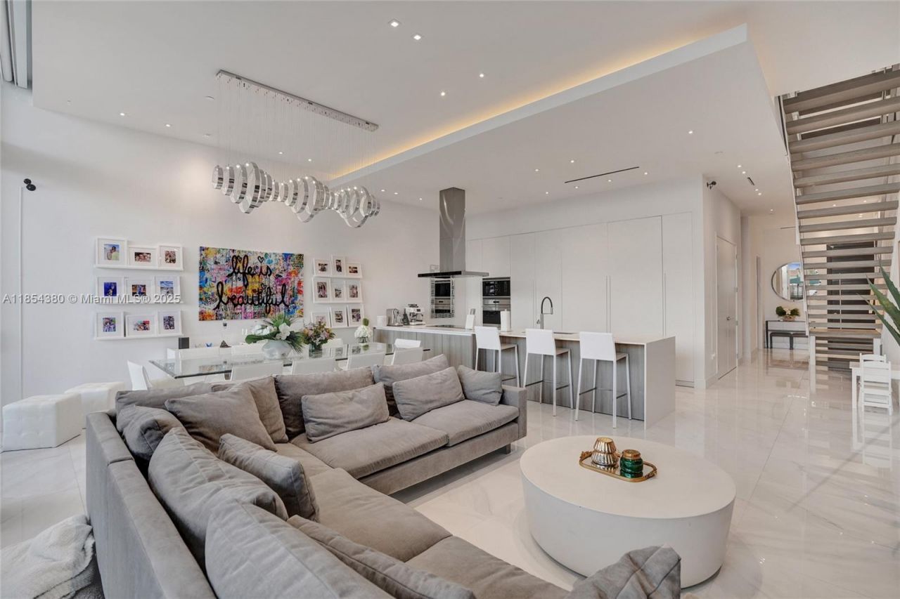 3750 Yacht Club Dr, Unit TH2, Aventura, FL 33180 Photo