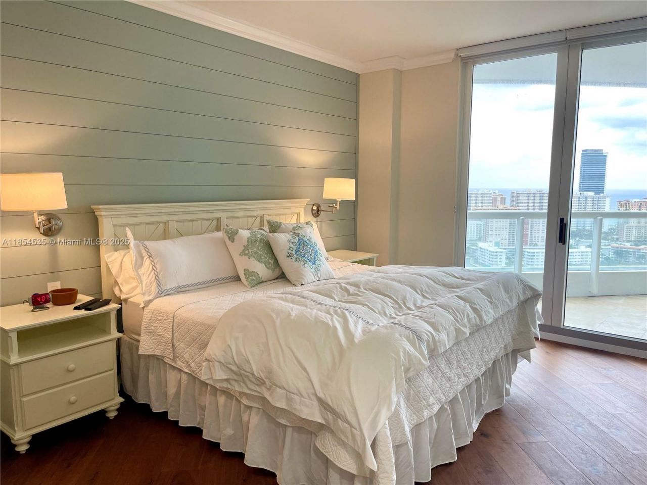 21050 Point Pl, Unit 2803, Aventura, FL 33180 Photo