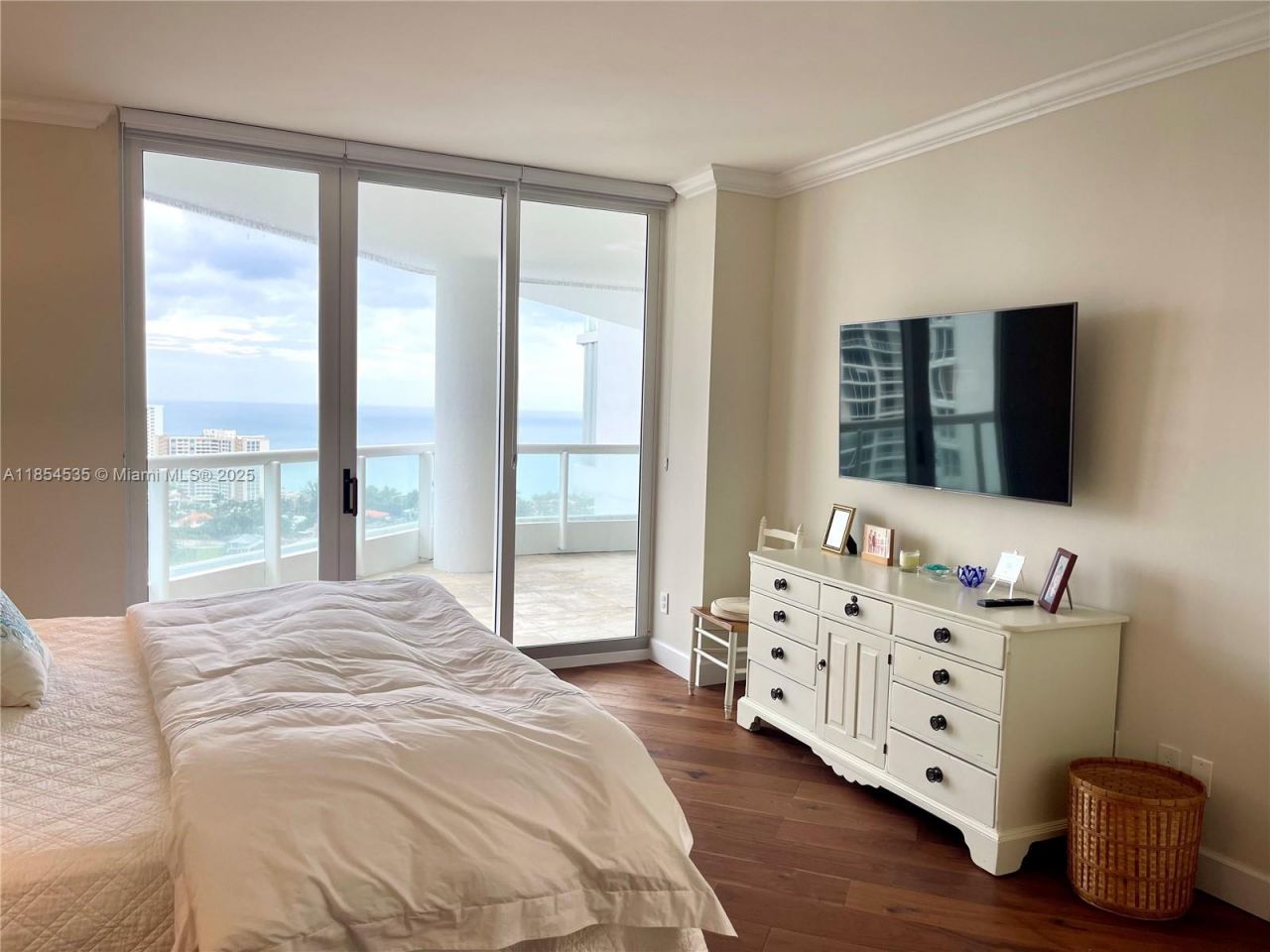 21050 Point Pl, Unit 2803, Aventura, FL 33180 Photo