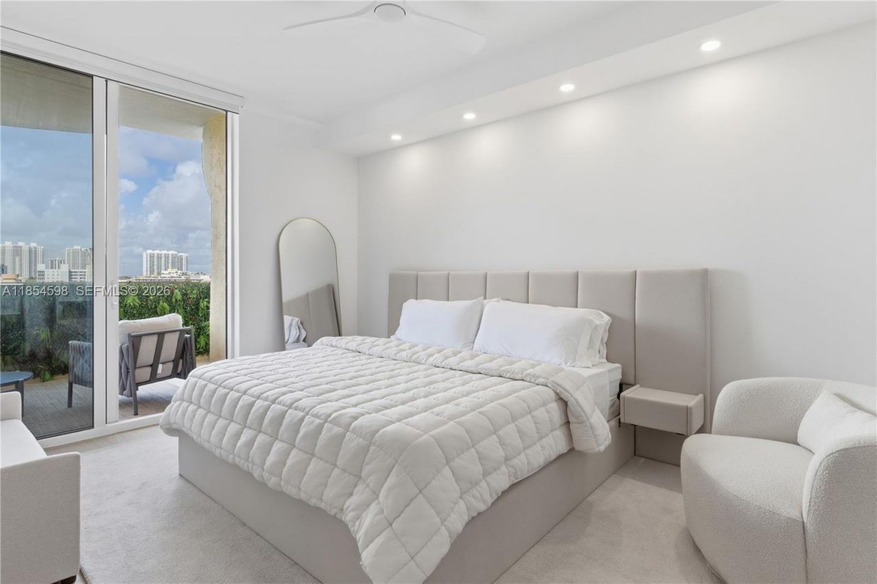 17875 Collins Ave, Unit 705, Sunny Isles Beach, FL 33160 Photo