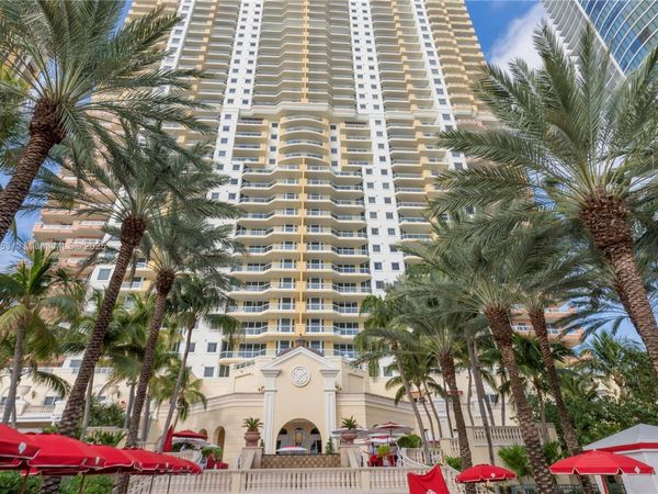 17875 Collins Ave, Unit 705, Sunny Isles Beach, FL 33160