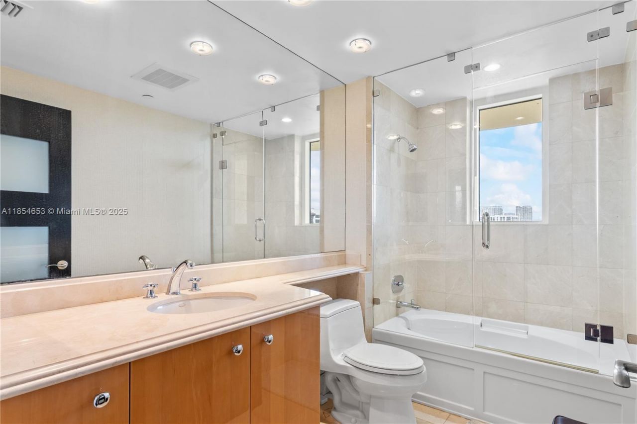 17875 Collins Ave, Unit 705, Sunny Isles Beach, FL 33160 Photo