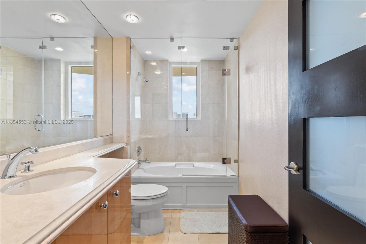 17875 Collins Ave, Unit 705, Sunny Isles Beach, FL 33160 Photo