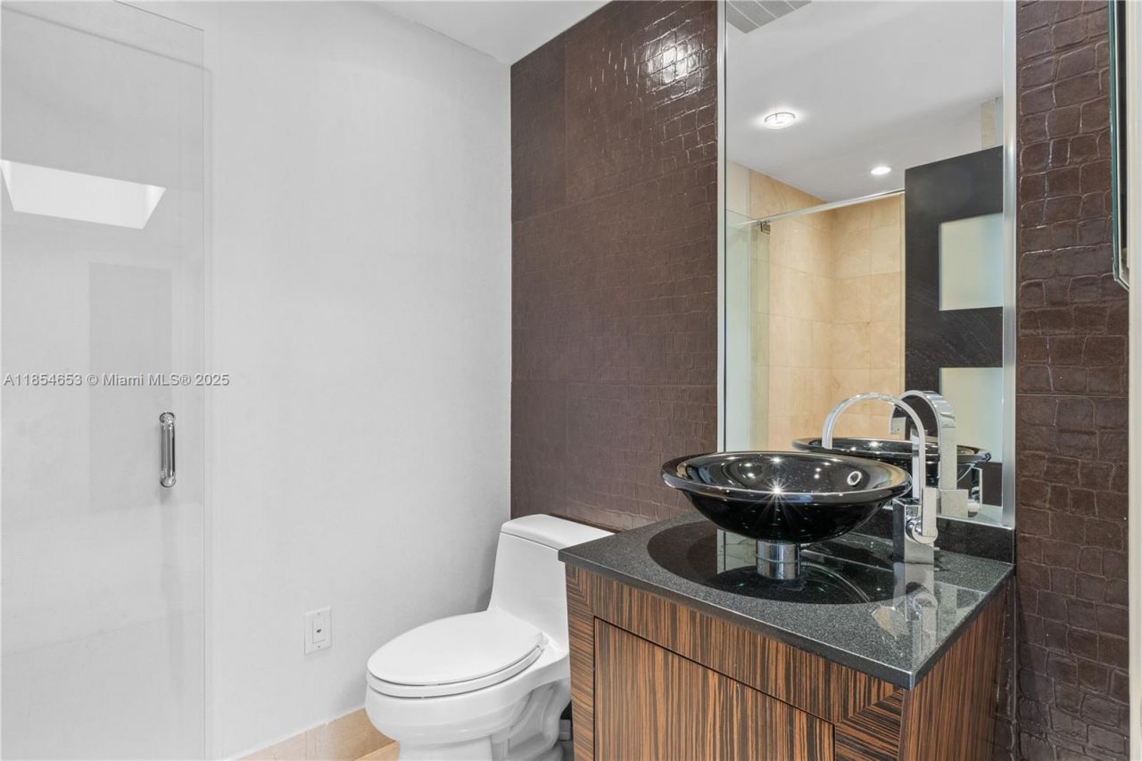 17875 Collins Ave, Unit 705, Sunny Isles Beach, FL 33160 Photo