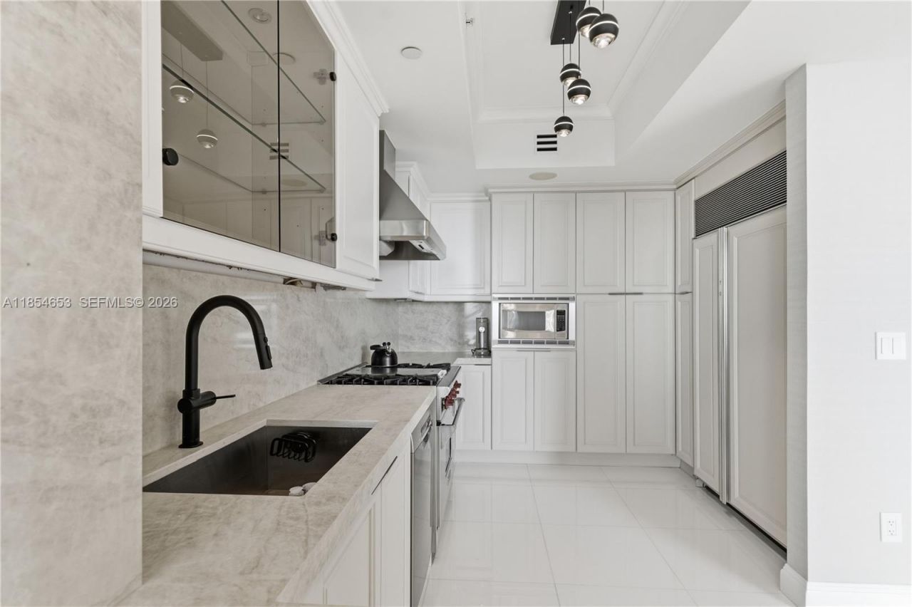 17875 Collins Ave, Unit 705, Sunny Isles Beach, FL 33160 Photo