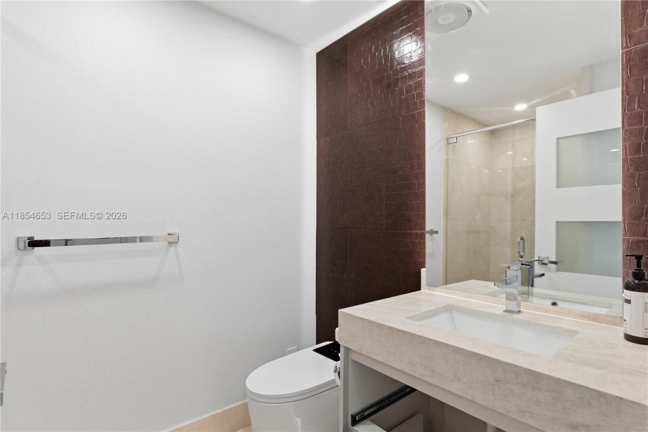 17875 Collins Ave, Unit 705, Sunny Isles Beach, FL 33160 Photo