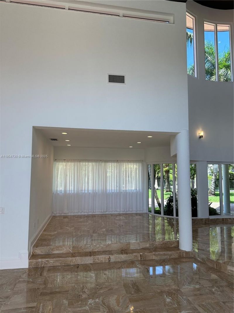 10600 SW 69th Ave, Pinecrest, FL 33156 Photo