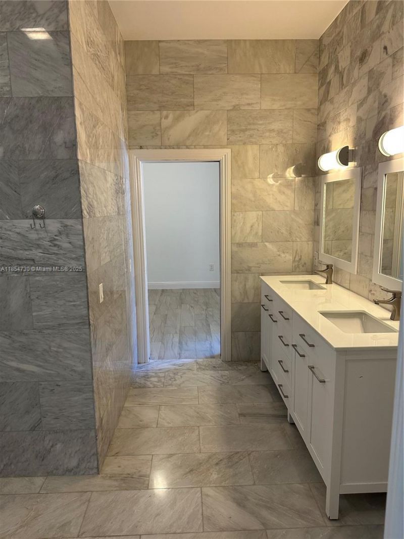 10600 SW 69th Ave, Pinecrest, FL 33156 Photo