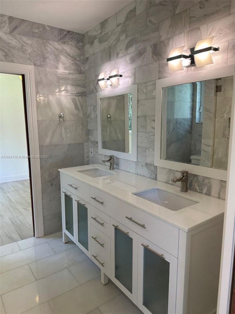 10600 SW 69th Ave, Pinecrest, FL 33156 Photo