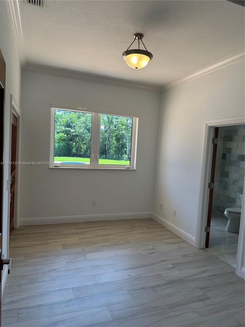 10600 SW 69th Ave, Pinecrest, FL 33156 Photo