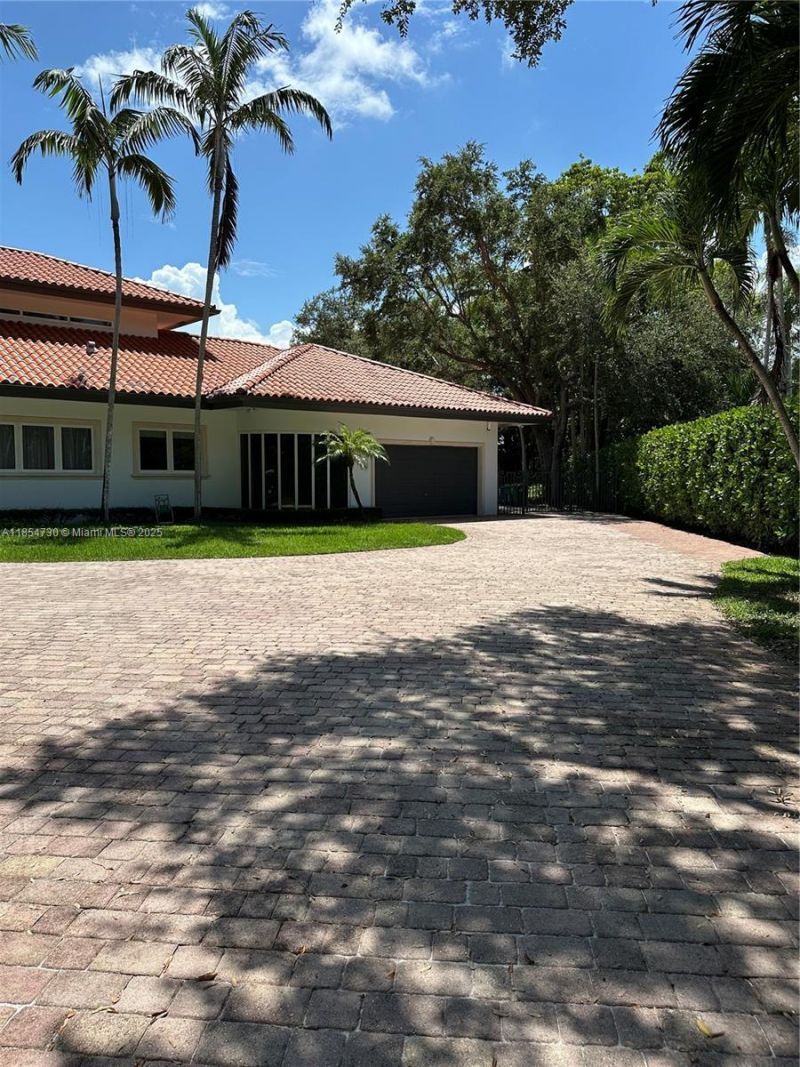 10600 SW 69th Ave, Pinecrest, FL 33156 Photo